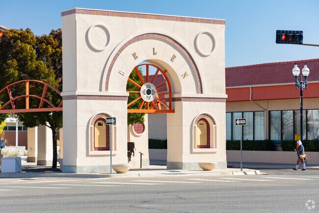 R & S West gallery image 2