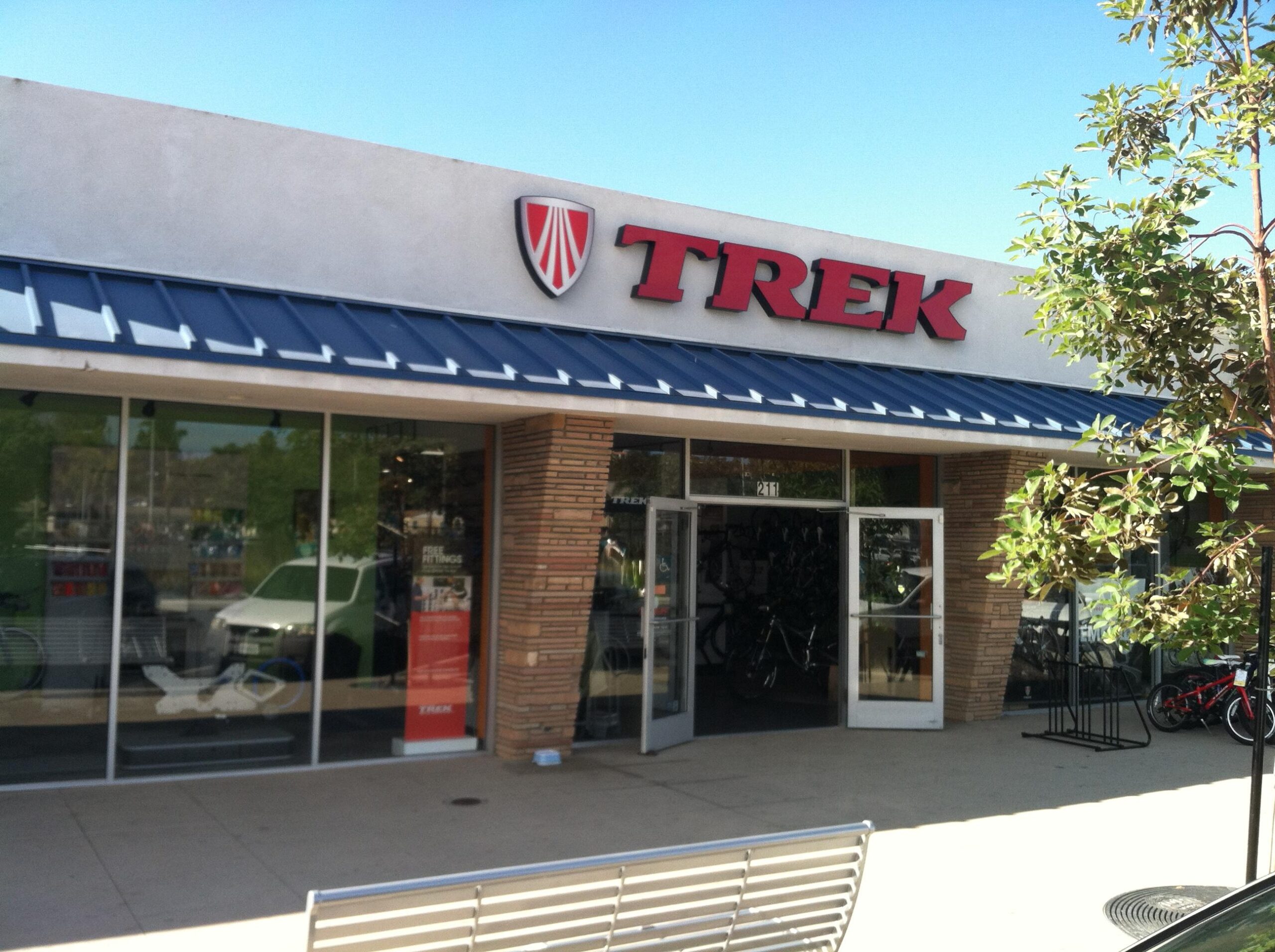 Trek Bicycle Cambridge in Belmont