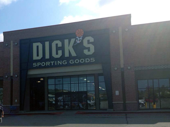 DICK'S Sporting Goods gallery image 1
