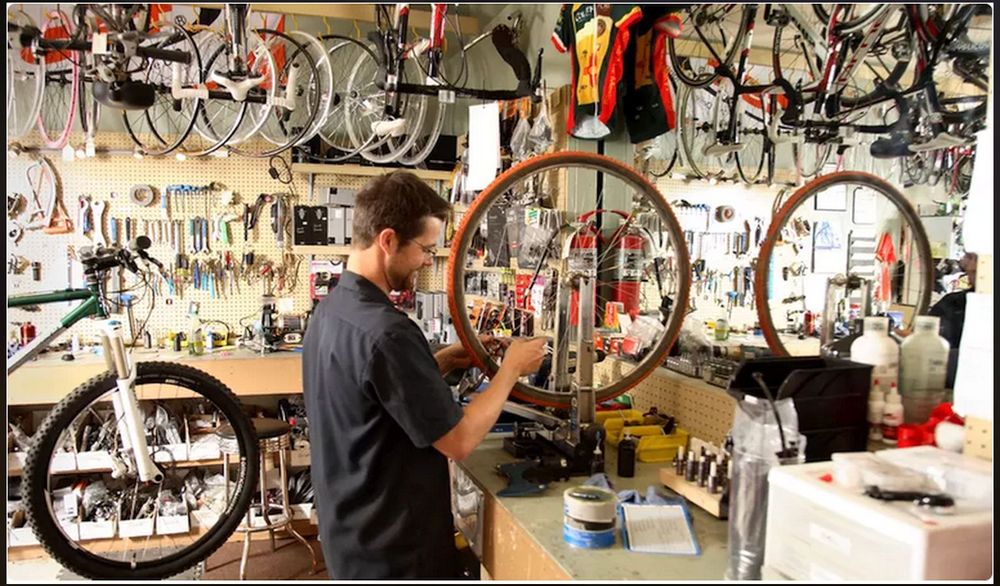 Roberts Cycle Bike Shop Chicago gallery image 1
