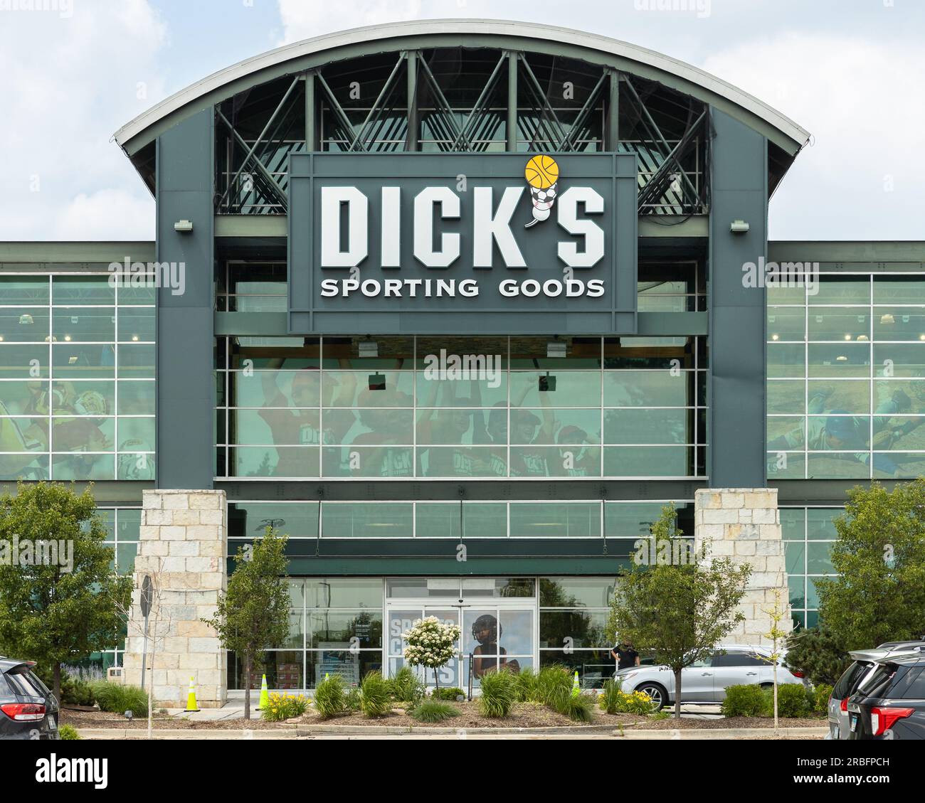 Dicks Sporting Goods gallery image 1