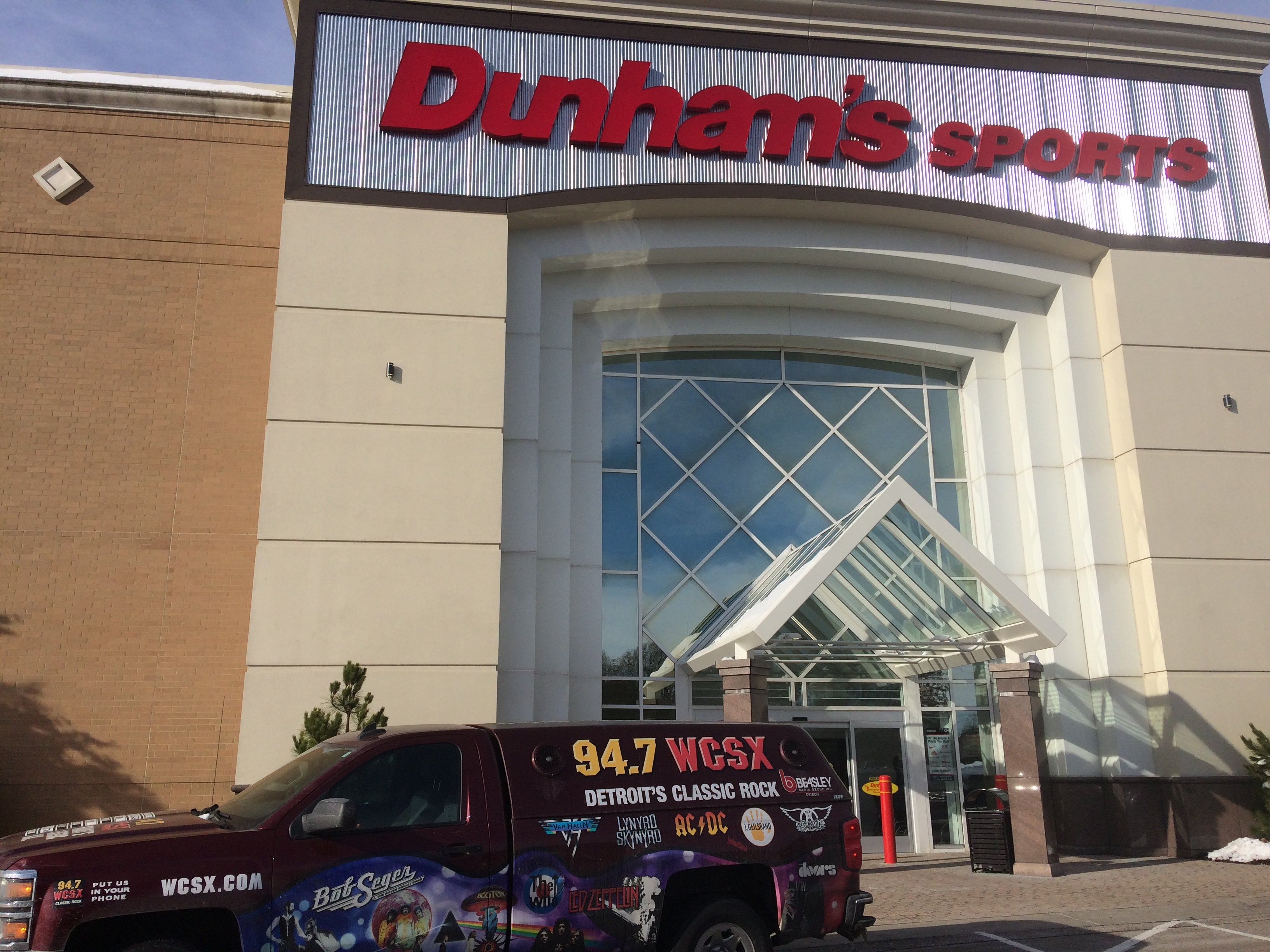Dunham's Sports gallery image 1