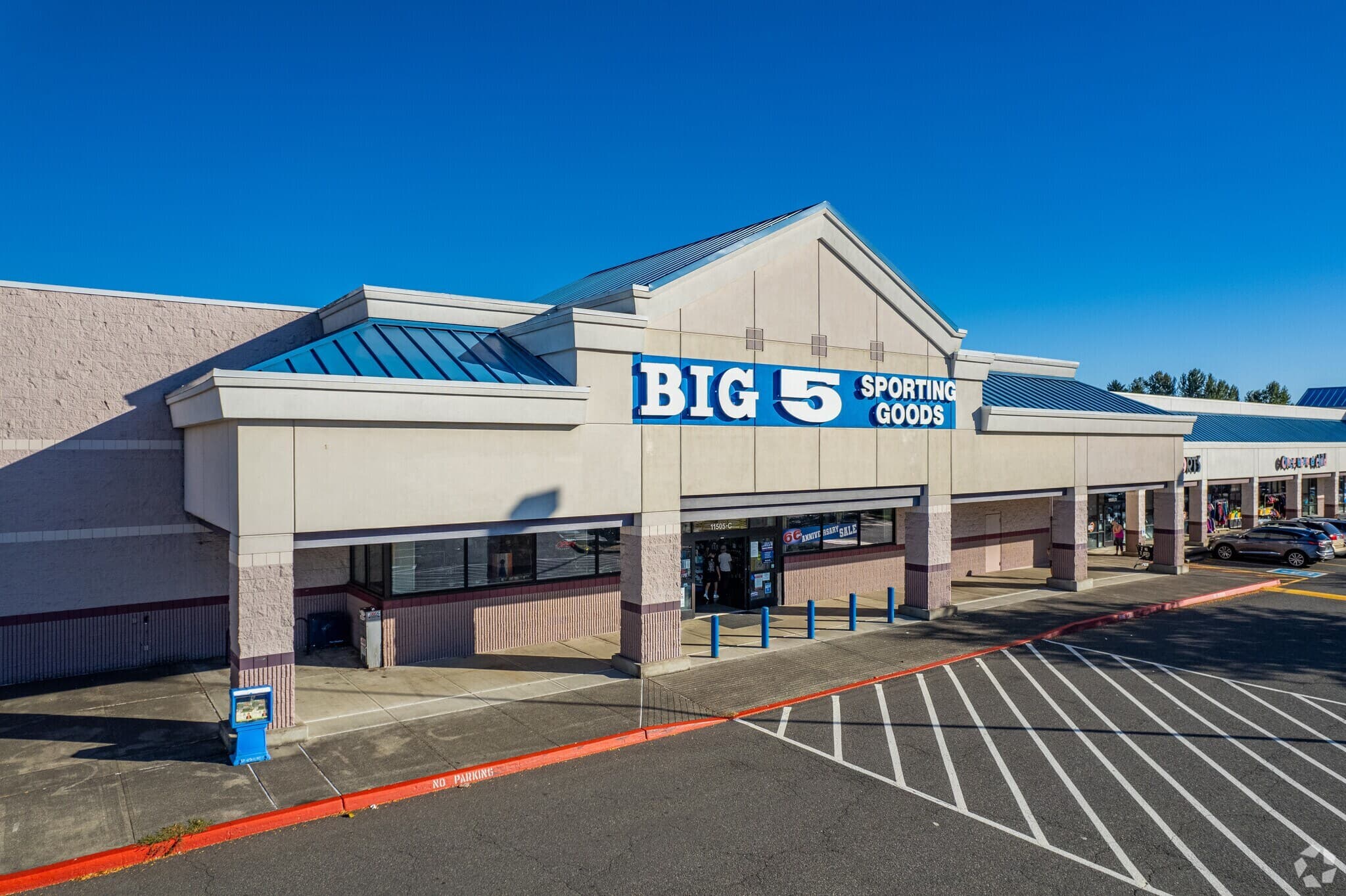 Big 5 Sporting Goods gallery image 1