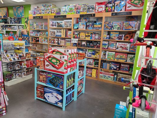 BrainyZoo Toys In The Folsom Premium Outlets gallery image 1