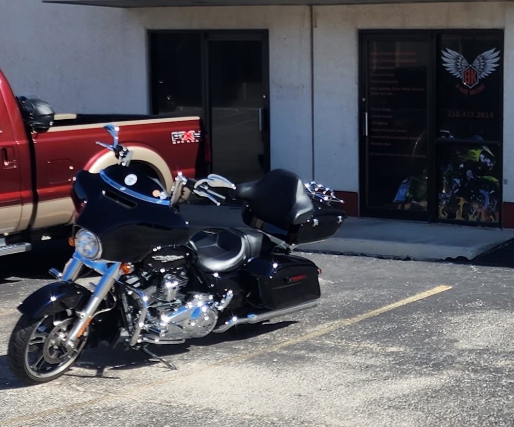 B-RADZ KUSTOMZ in Garden Ridge
