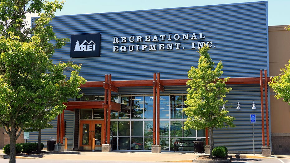 REI gallery image 1
