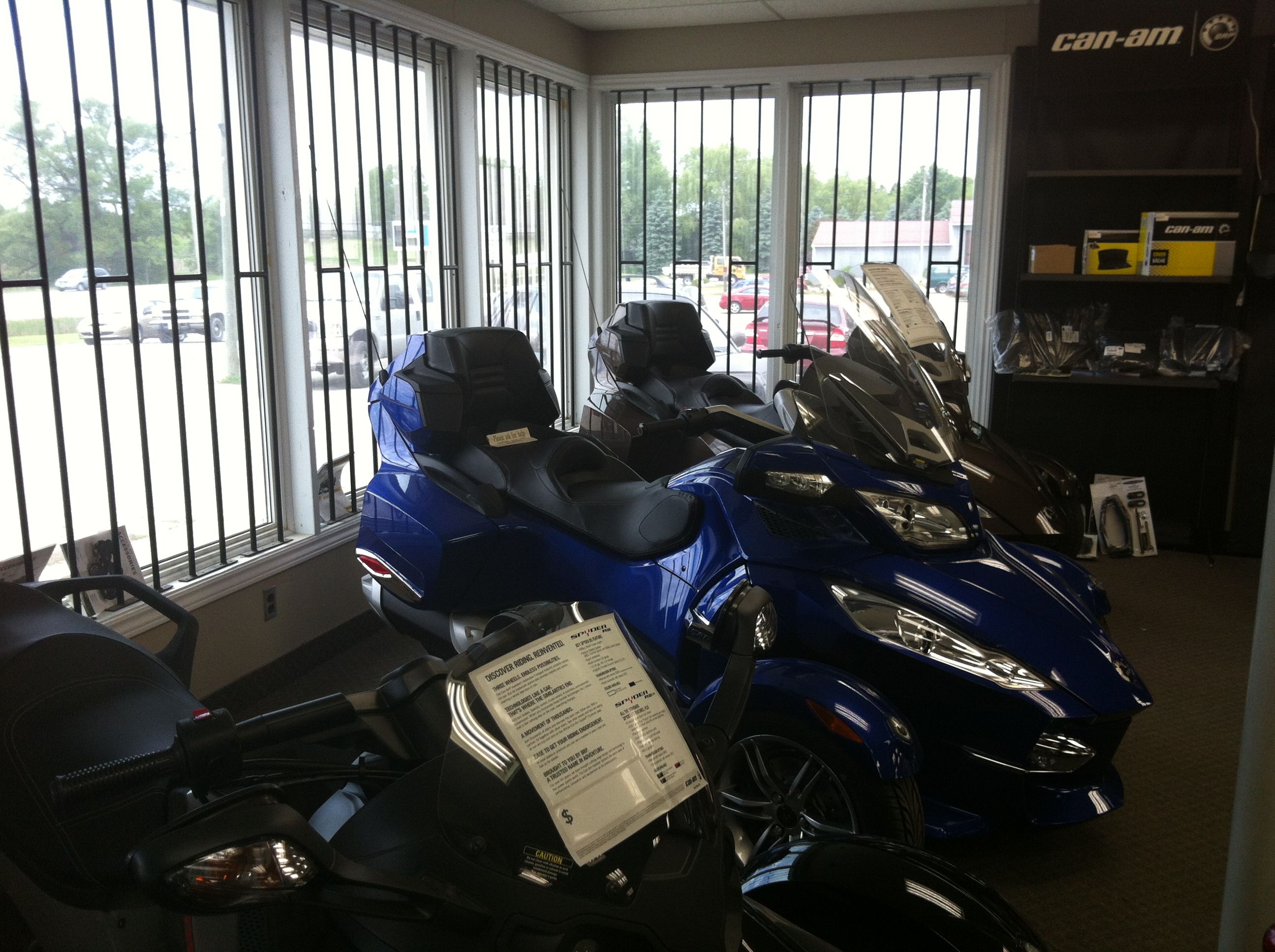 2 Wheels Motorsports gallery image 2