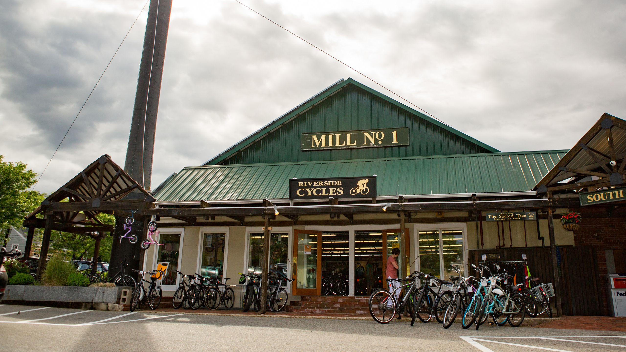 Riverside Cycle gallery image 2