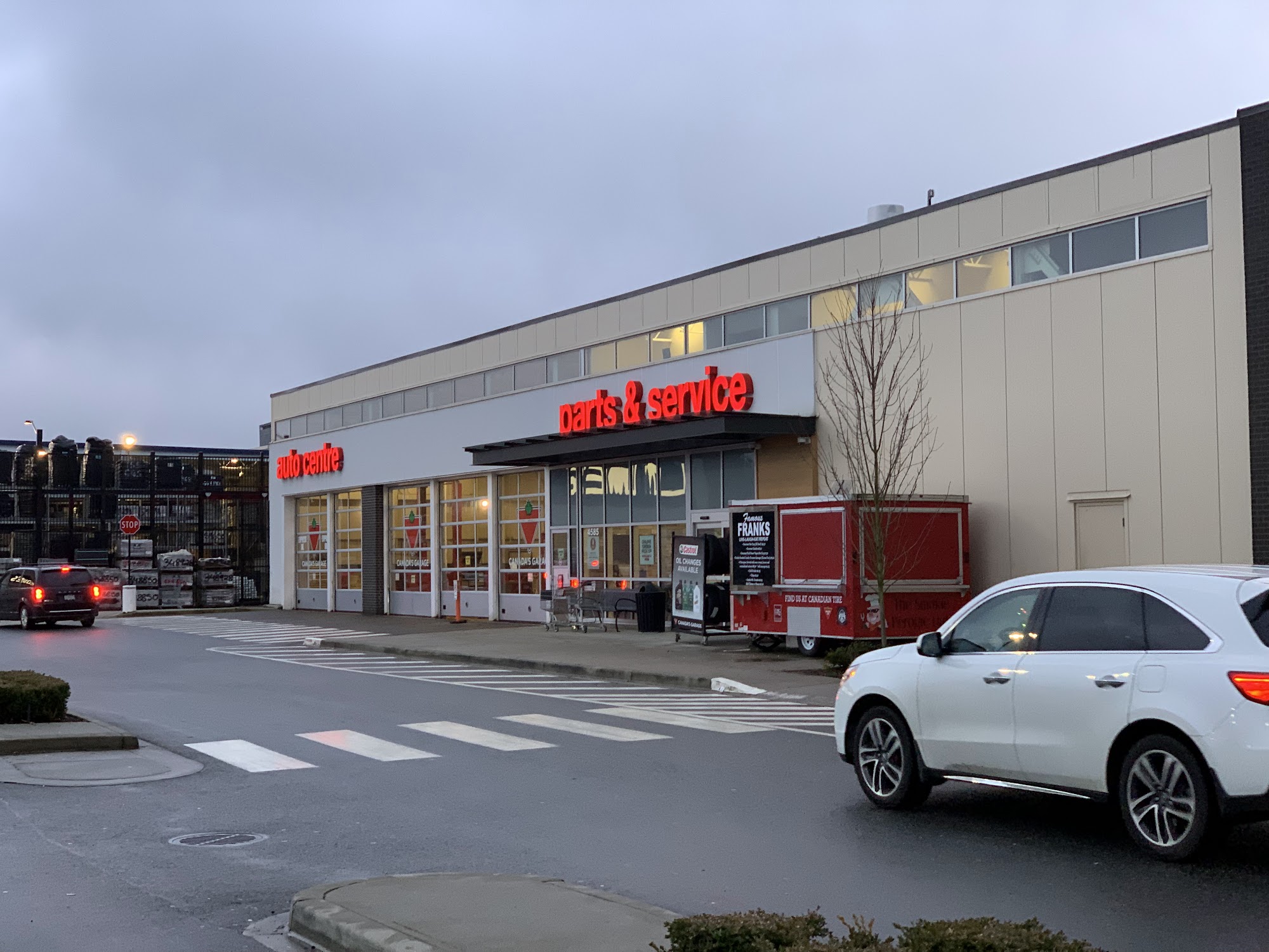 Canadian Tire gallery image 1