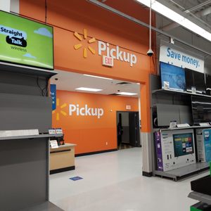 Walmart Supercenter in Naugatuck