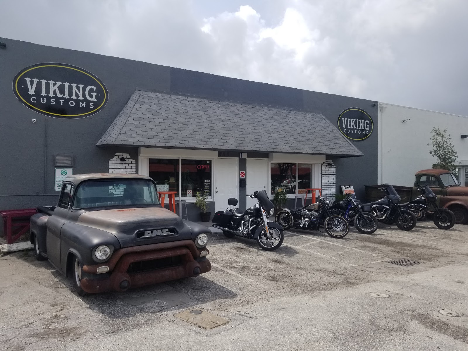 VIKING CUSTOMS in Pompano Beach
