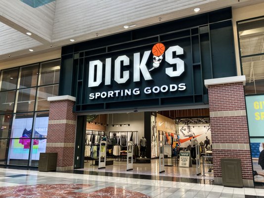 DICK'S Sporting Goods gallery image 2