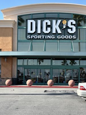 DICK'S Sporting Goods gallery image 1