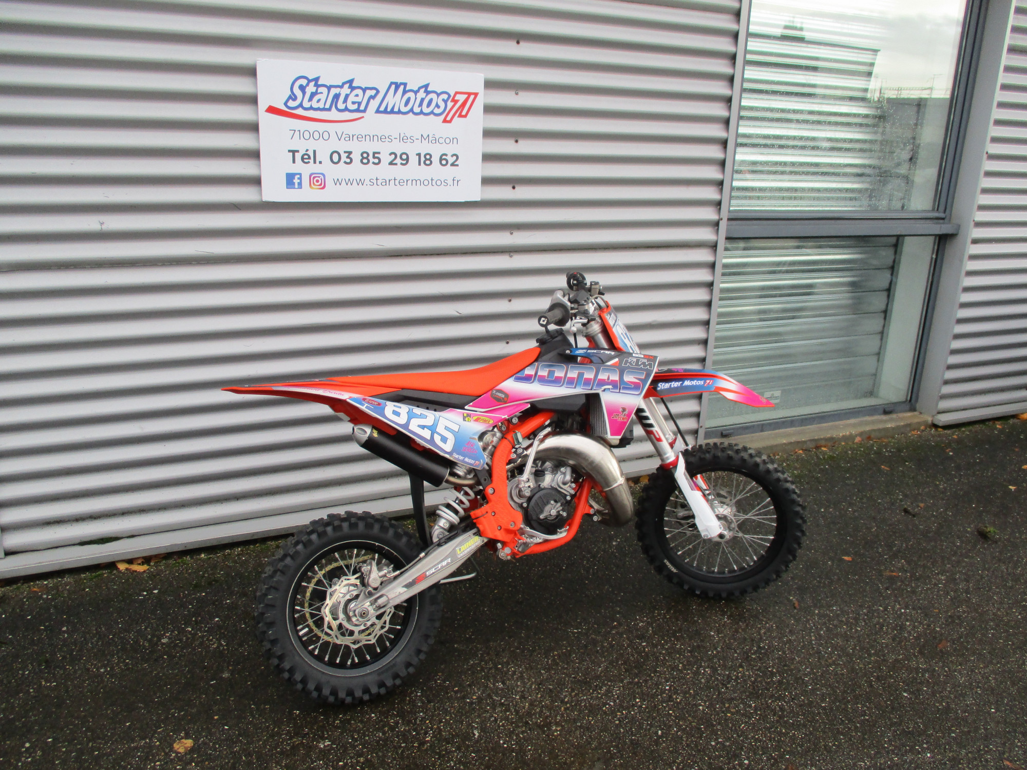 Moto en Action gallery image 1