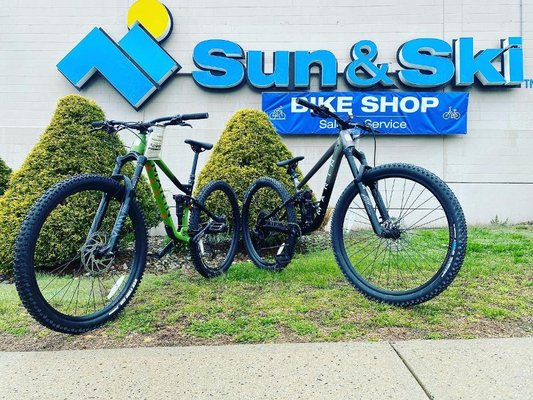 Sun & Ski Sports gallery image 1